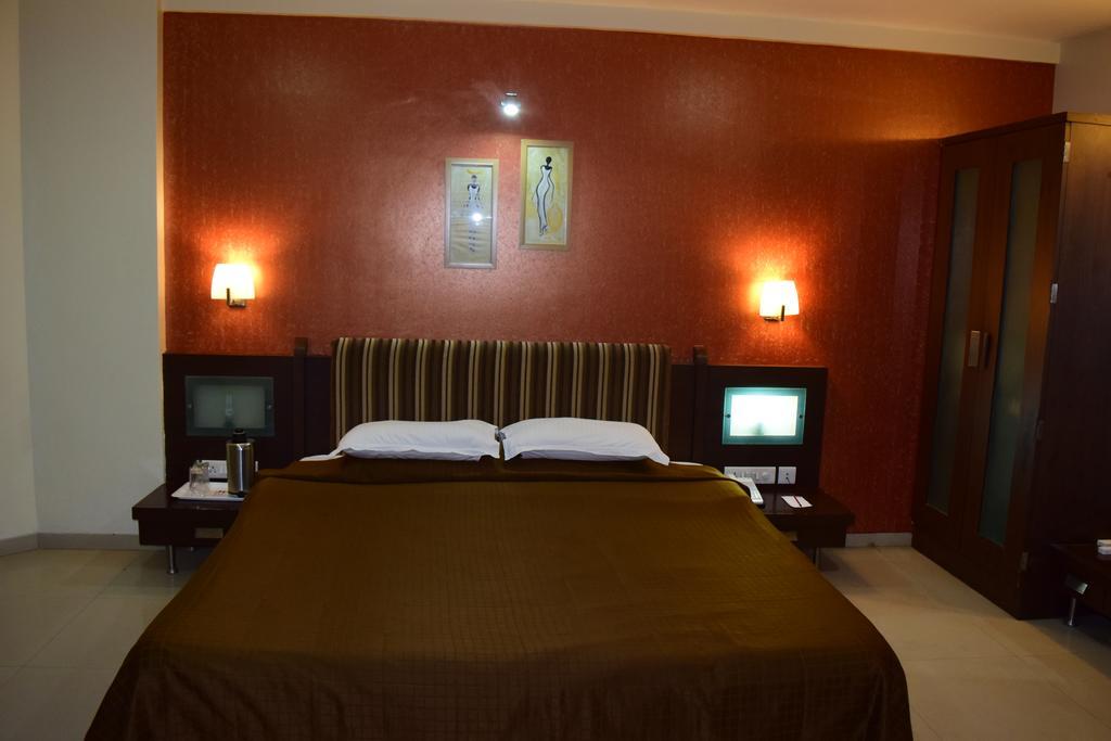 Jai Residency Hotel Gandhidham Phòng bức ảnh